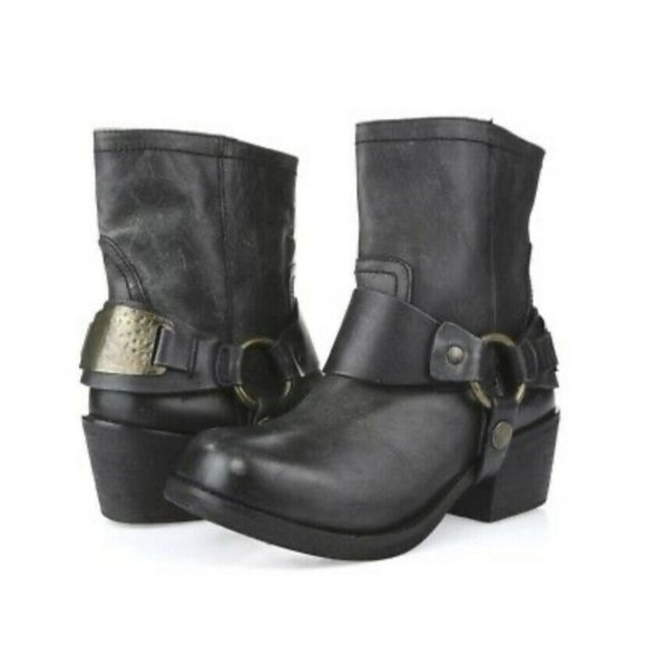 Carvela by Kurt Geiger Shoes - Carvela by Kurt Geiger Sherylin Distressed Booties